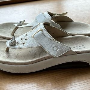 Aravon (New Balance) Sandals